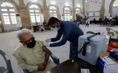 باكستان ترصد أول إصابة بالمتحور أوميكرون