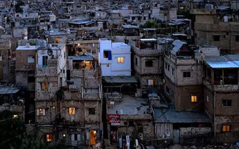 لبنان يسمح للفلسطينيين ممارسة المهن المحصورة