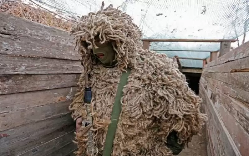 بايدن يحذر بوتين من عقوبات لم