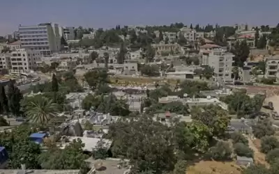 مستوطنون يعتدون على ممتلكات المقدسيين في