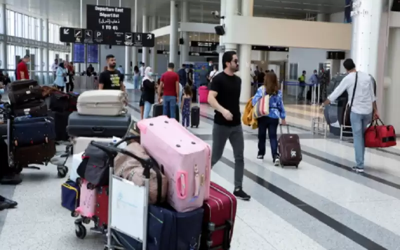 77 ألف لبناني غادروا البلاد منذ