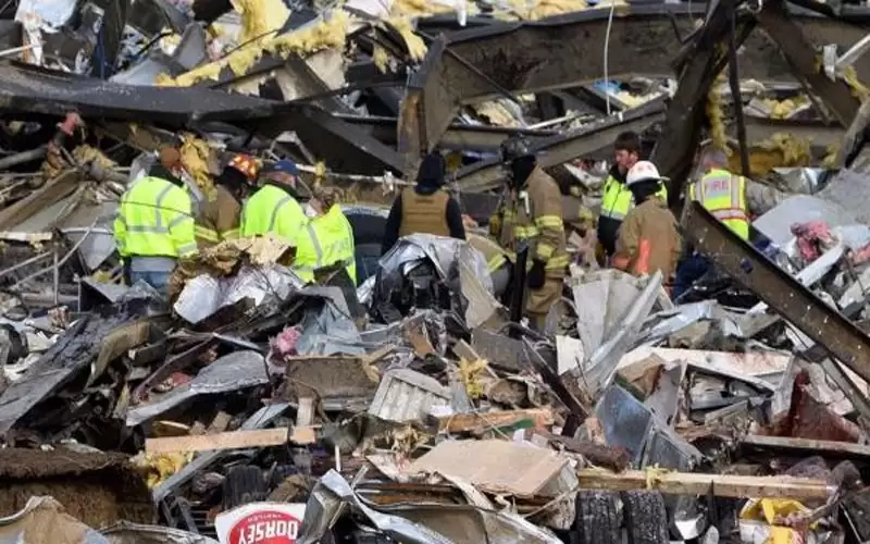 أعاصير وعواصف عنيفة تخلف 83 قتيلا