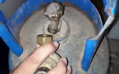 سرقة اسطوانتي غاز ومكنسة كهربائية من