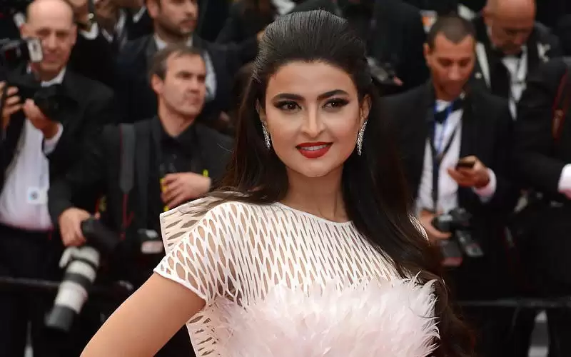 زواج الإعلامية الأردنية علا الفارس