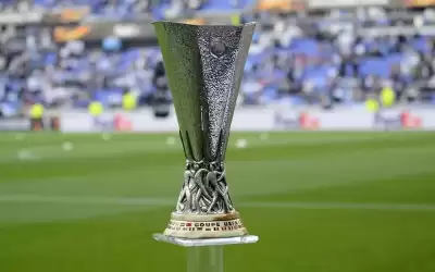 برشلونة يواجه نابولي في ملحق ثمن