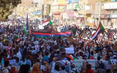 تظاهر الآلاف في السودان مطالبين بحكم