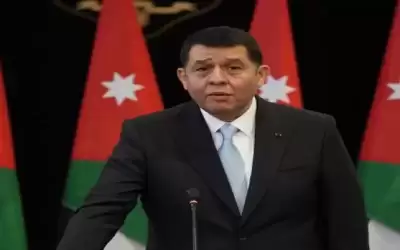 وزير العمل يقرر وقف انتداب الموظفين