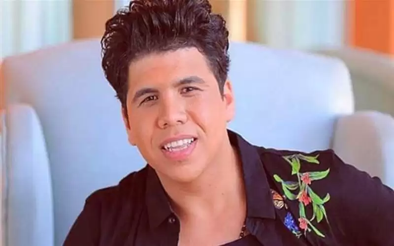 عمر كمال يستبدل الخمور والحشيش بالرشوف