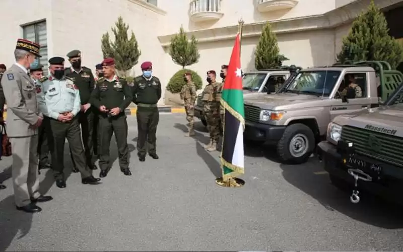 الجيش يتسلم آليات من فرنسا
