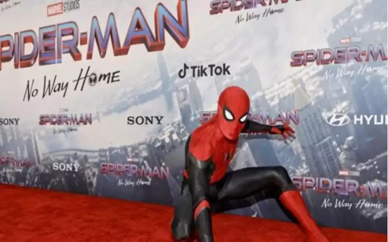 هوس عالمي بفيلم سبايدر مان الجديد