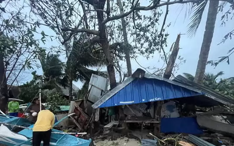 33 قتيلا جراء إعصار راي في