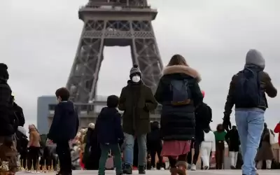 باريس تلغي عروض الألعاب النارية واحتفالات