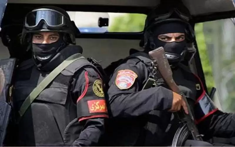 مصرية تقتل شابا وتفصل رأسه عن