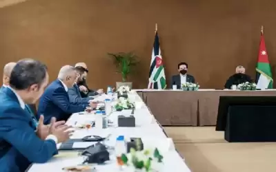الملك يؤكد ضرورة العمل لتصبح العقبة