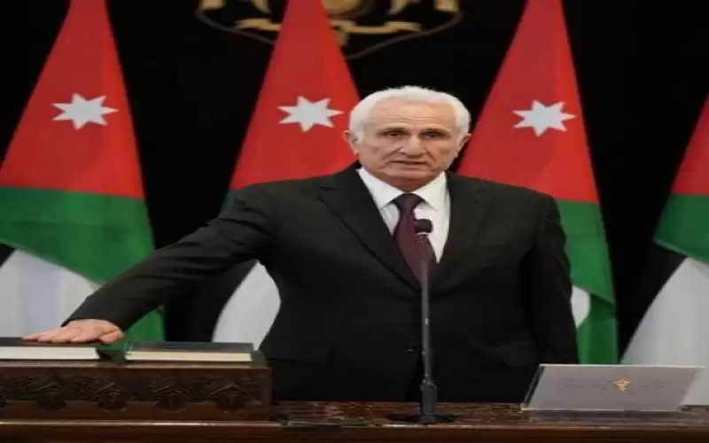 عويس يطلب ايقاف نظام ممارسة العمل
