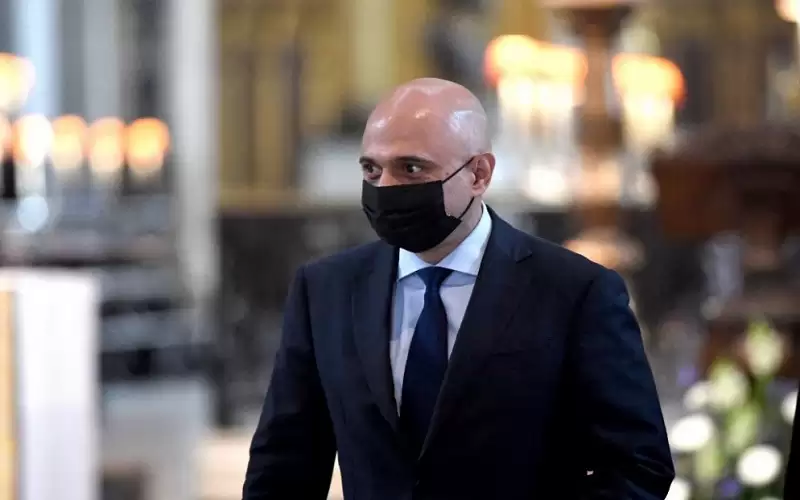 وزير الصحة البريطاني لا يستبعد فرض