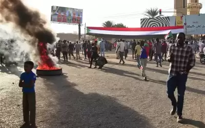 إغلاق الجسور في الخرطوم وحمدوك يحذر