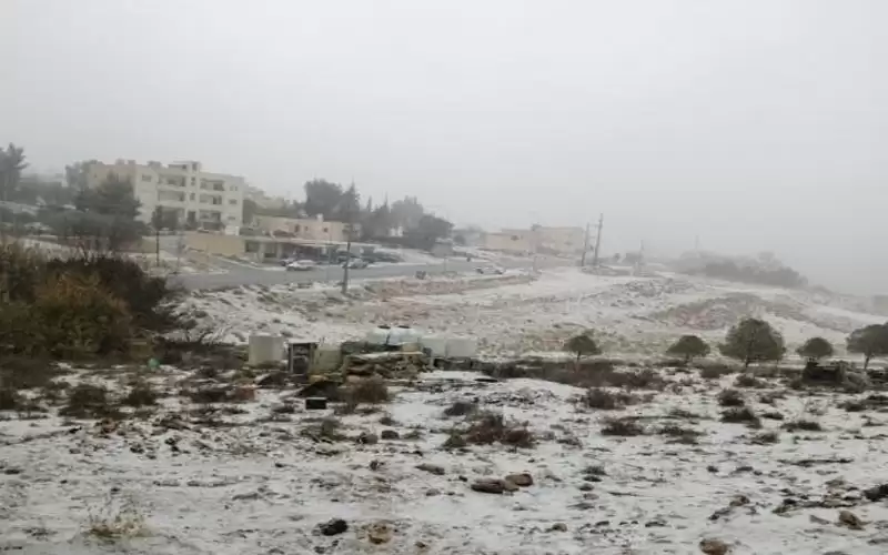 بدء تراكم الثلوج في مرتفعات بالجنوب