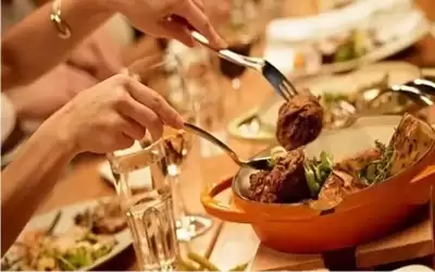 دراسة: الأكل مرة باليوم يحسن الصحة
