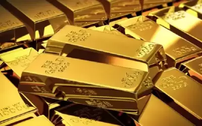 الذهب ينخفض مع استقرار الدولار