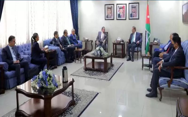 رئيس مجلس النواب يلتقي وفدا برلمانيا