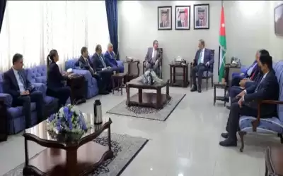 رئيس مجلس النواب يلتقي وفدا برلمانيا