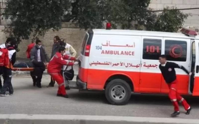 الاحتلال يصيب شابا بالرصاص الحي ويعتقل