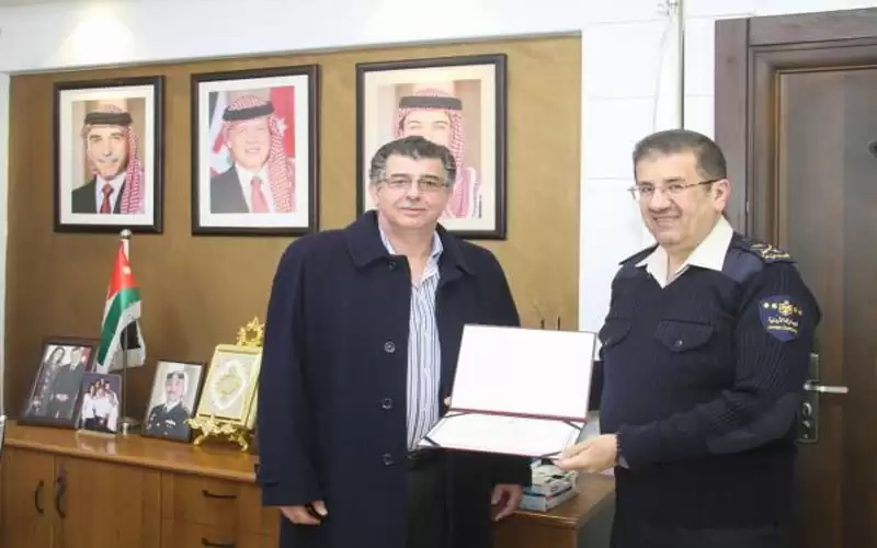 مدير عام الجمارك يدعو الشركات للاستفادة