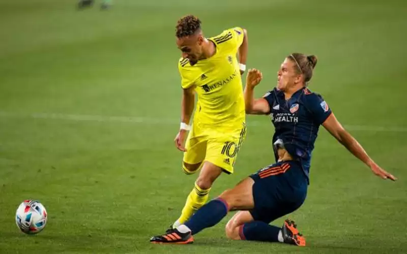 عملية جراحية تمنع مختار من قيادة