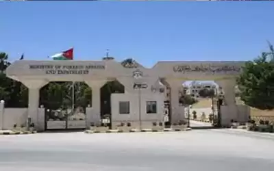 الخارجية تدين الاعتداءات المستمرة لميليشيا الحوثي