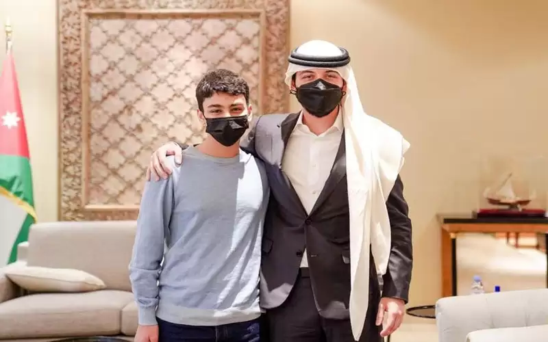 سفير الاطفال يلتقي ولي العهد