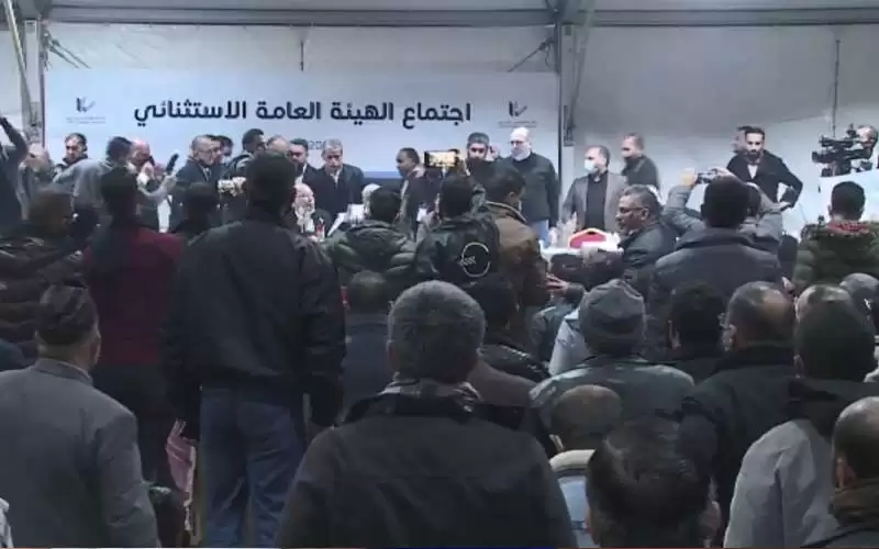 مشادات واشتباك بالايدي بين مهندسين يرفع