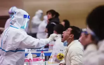 الصين تسجل انخفاضا في إصابات كورونا