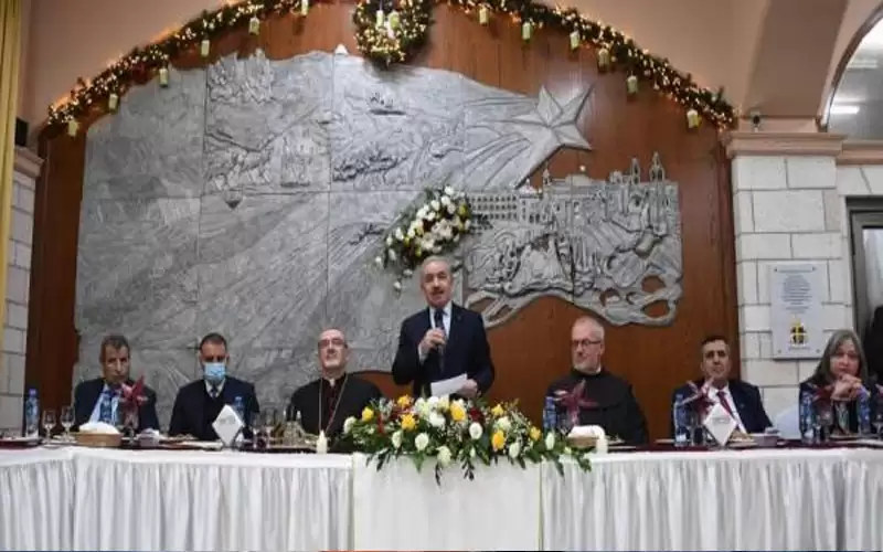 الفراية يحضر قداس منتصف الليل بكنيسة