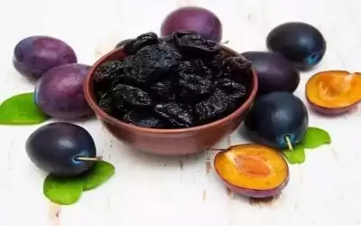 تناول البرقوق يوميا يساعد في إنقاص