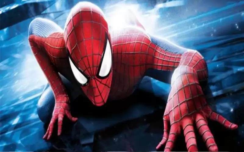 سبايدرمان الحقيقي يستقبل طفلا أنقذ اخته