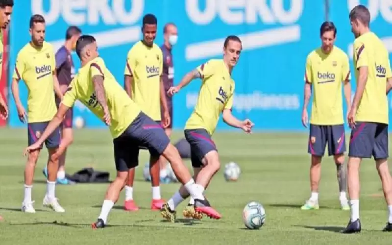 كورونا يضرب برشلونة