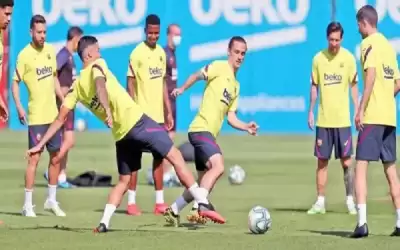 كورونا يضرب برشلونة