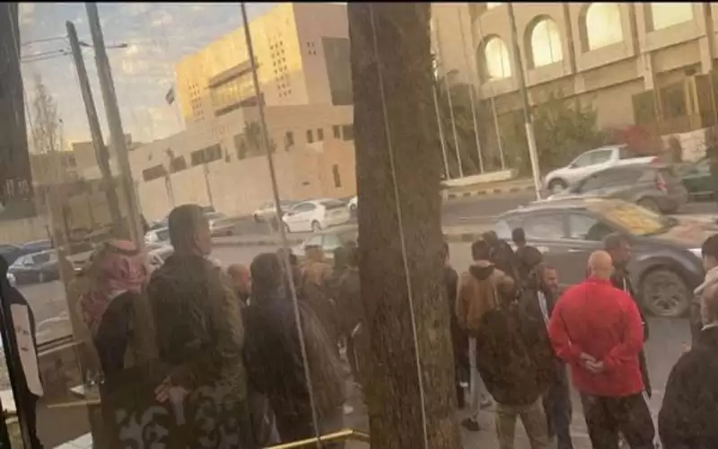 فض تجمع انصار الحواري قرب الدوار