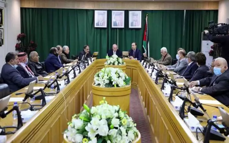 الفايز يدعو لوضع استراتيجية لتوحيد الخطاب