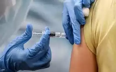 توقيف أشخاص حاولوا تلقي المطعوم بدلا