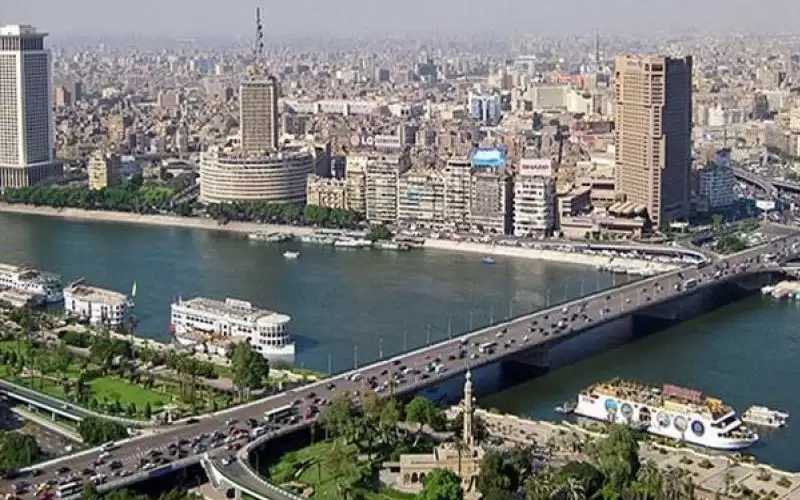 مصر.. مطالب بعدم الخروج من المنزل