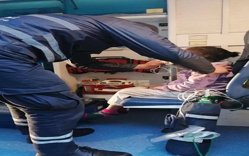 اخلاء 12 شخصا من شقة محترقة