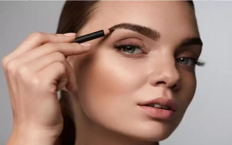 رسمات حواجب الأكثر رواجا في شتاء