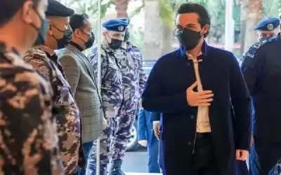 ولي العهد يطمئن على جاهزية الدفاع
