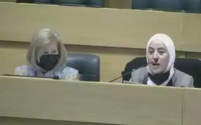 الصفدي للوزيرة بني مصطفى: وانت نائب