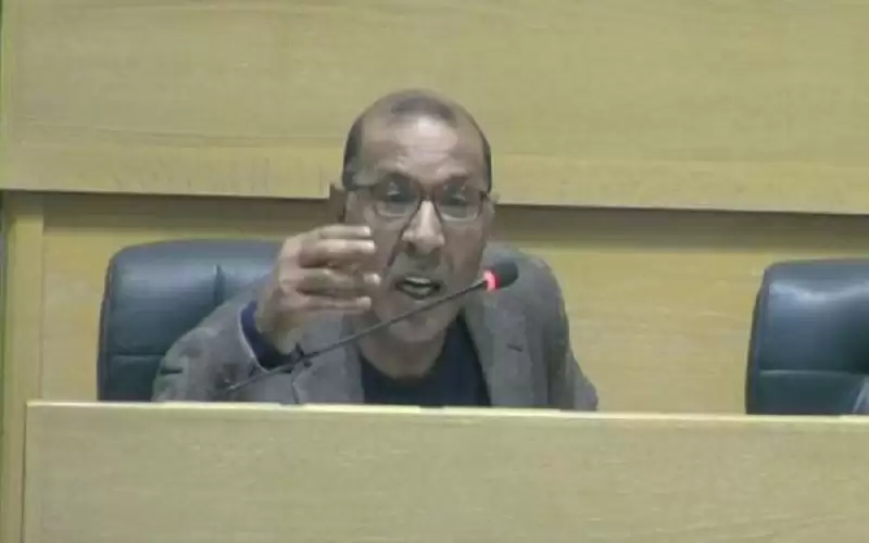 أبو زيد منتقدا تخفيض سن الترشح: