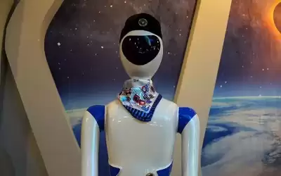أسترالي يتزوج روبوتا
