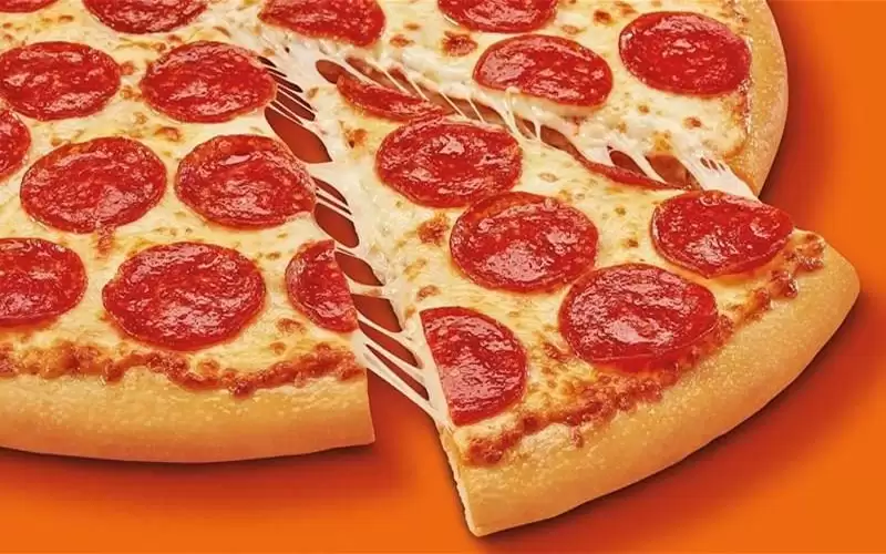 تلميذ يقاضي مدربيه ويطالب بـ10 مليون