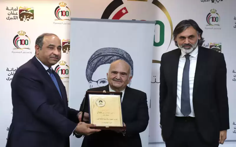 الأمير الحسن يتسلم جائزة صناع السلام